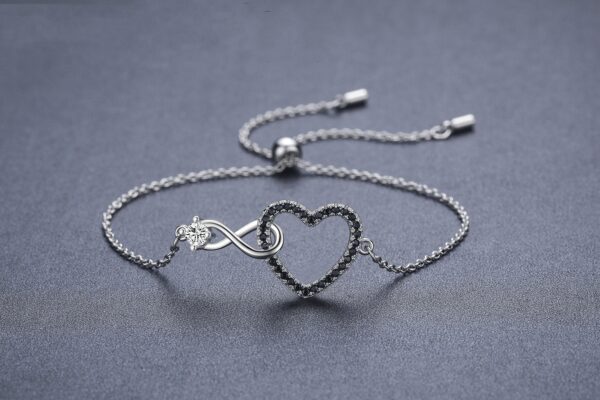 Heart-Shaped 8-shaped Bracelet Zircon Decoration - Image 4
